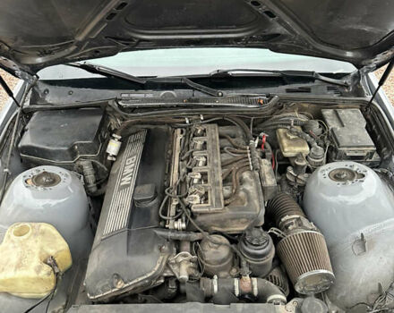 Серый БМВ 3 Серия, объемом двигателя 2.8 л и пробегом 333 тыс. км за 5900 $, фото 6 на Automoto.ua