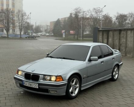 Серый БМВ 3 Серия, объемом двигателя 1.8 л и пробегом 254 тыс. км за 3550 $, фото 1 на Automoto.ua