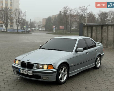 Серый БМВ 3 Серия, объемом двигателя 1.8 л и пробегом 254 тыс. км за 3550 $, фото 1 на Automoto.ua