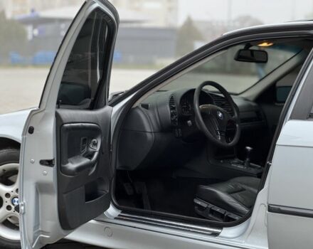 Серый БМВ 3 Серия, объемом двигателя 1.8 л и пробегом 254 тыс. км за 3550 $, фото 5 на Automoto.ua