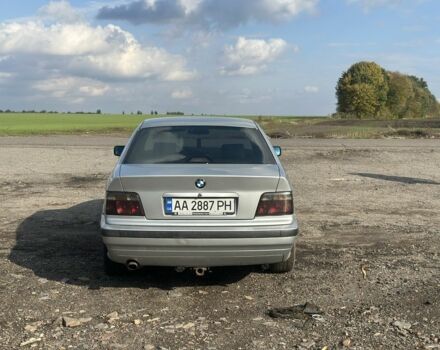 Серый БМВ 3 Серия, объемом двигателя 2 л и пробегом 400 тыс. км за 3800 $, фото 3 на Automoto.ua