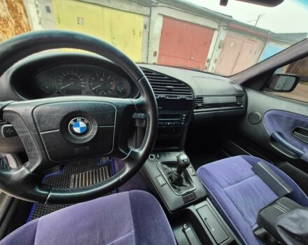 Серый БМВ 3 Серия, объемом двигателя 2 л и пробегом 340 тыс. км за 5100 $, фото 13 на Automoto.ua