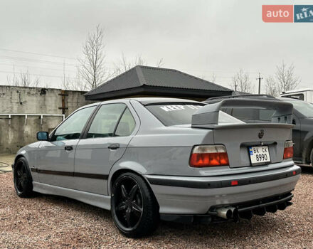 Серый БМВ 3 Серия, объемом двигателя 2.8 л и пробегом 333 тыс. км за 5900 $, фото 2 на Automoto.ua