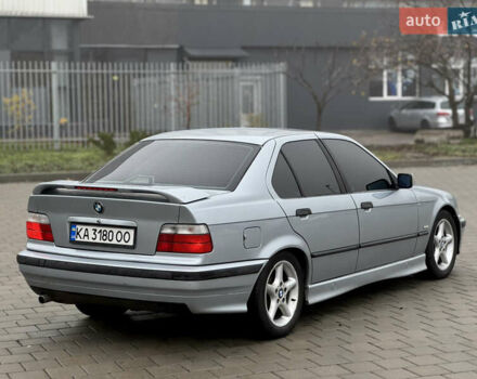 Серый БМВ 3 Серия, объемом двигателя 1.8 л и пробегом 254 тыс. км за 3550 $, фото 4 на Automoto.ua