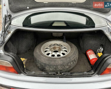 Серый БМВ 3 Серия, объемом двигателя 2.8 л и пробегом 333 тыс. км за 5900 $, фото 7 на Automoto.ua