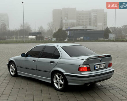 Серый БМВ 3 Серия, объемом двигателя 1.8 л и пробегом 254 тыс. км за 3550 $, фото 2 на Automoto.ua