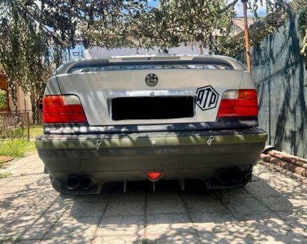 Серый БМВ 3 Серия, объемом двигателя 4 л и пробегом 10 тыс. км за 10000 $, фото 1 на Automoto.ua