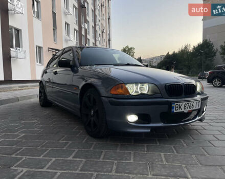 Серый БМВ 3 Серия, объемом двигателя 2 л и пробегом 409 тыс. км за 5600 $, фото 2 на Automoto.ua