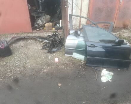 Серый БМВ 3 Серия, объемом двигателя 2 л и пробегом 234 тыс. км за 3400 $, фото 12 на Automoto.ua