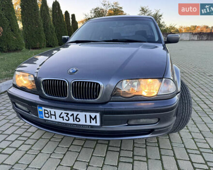 Серый БМВ 3 Серия, объемом двигателя 2.2 л и пробегом 229 тыс. км за 4950 $, фото 1 на Automoto.ua