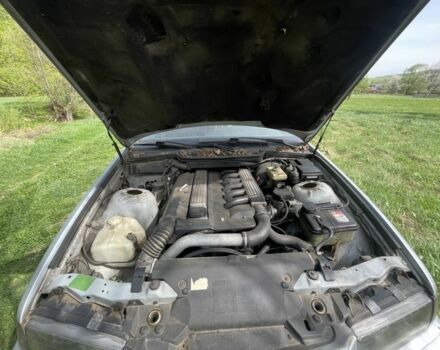 Серый БМВ 3 Серия, объемом двигателя 2.5 л и пробегом 150 тыс. км за 2700 $, фото 5 на Automoto.ua