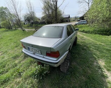 Серый БМВ 3 Серия, объемом двигателя 2.5 л и пробегом 150 тыс. км за 2700 $, фото 2 на Automoto.ua