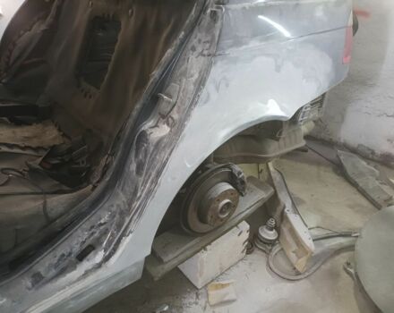 Серый БМВ 3 Серия, объемом двигателя 2 л и пробегом 234 тыс. км за 3200 $, фото 5 на Automoto.ua