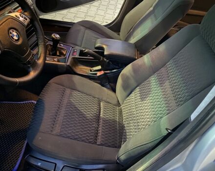 Серый БМВ 3 Серия, объемом двигателя 2 л и пробегом 300 тыс. км за 3900 $, фото 16 на Automoto.ua