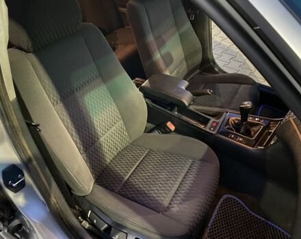 Серый БМВ 3 Серия, объемом двигателя 2 л и пробегом 300 тыс. км за 3900 $, фото 19 на Automoto.ua