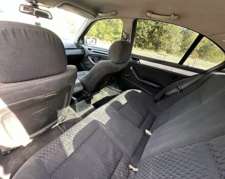 Серый БМВ 3 Серия, объемом двигателя 2 л и пробегом 260 тыс. км за 1800 $, фото 5 на Automoto.ua