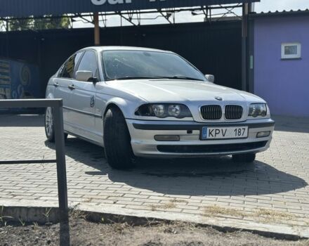 Серый БМВ 3 Серия, объемом двигателя 2 л и пробегом 260 тыс. км за 1800 $, фото 3 на Automoto.ua