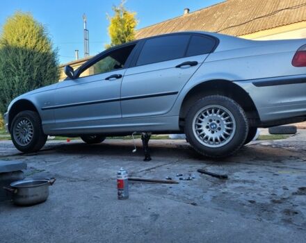 Серый БМВ 3 Серия, объемом двигателя 2 л и пробегом 300 тыс. км за 3700 $, фото 3 на Automoto.ua