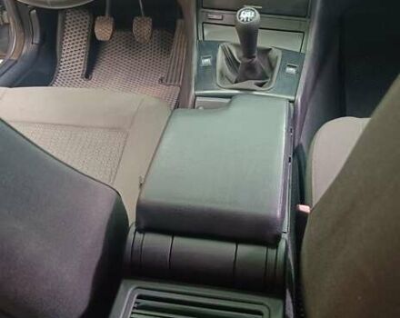 Серый БМВ 3 Серия, объемом двигателя 2 л и пробегом 287 тыс. км за 5200 $, фото 19 на Automoto.ua