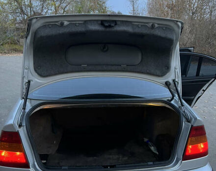 Серый БМВ 3 Серия, объемом двигателя 2 л и пробегом 240 тыс. км за 5000 $, фото 14 на Automoto.ua