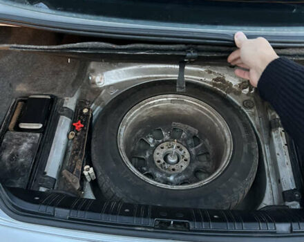 Серый БМВ 3 Серия, объемом двигателя 2 л и пробегом 240 тыс. км за 5000 $, фото 15 на Automoto.ua