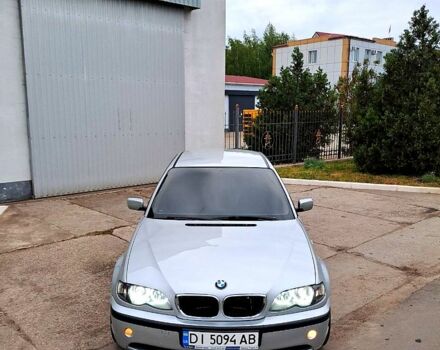 Серый БМВ 3 Серия, объемом двигателя 2 л и пробегом 300 тыс. км за 4650 $, фото 1 на Automoto.ua