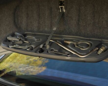 Серый БМВ 3 Серия, объемом двигателя 2 л и пробегом 210 тыс. км за 6400 $, фото 20 на Automoto.ua