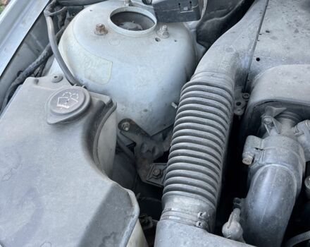 Серый БМВ 3 Серия, объемом двигателя 2 л и пробегом 300 тыс. км за 3600 $, фото 9 на Automoto.ua