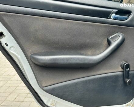 Сірий БМВ 3 Серія, об'ємом двигуна 2 л та пробігом 300 тис. км за 5990 $, фото 11 на Automoto.ua