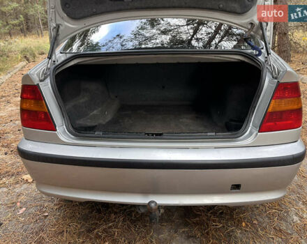 Сірий БМВ 3 Серія, об'ємом двигуна 2 л та пробігом 359 тис. км за 5200 $, фото 11 на Automoto.ua