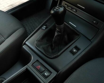 Серый БМВ 3 Серия, объемом двигателя 2 л и пробегом 210 тыс. км за 6400 $, фото 16 на Automoto.ua