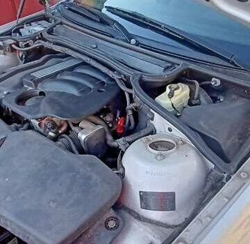 Серый БМВ 3 Серия, объемом двигателя 1.8 л и пробегом 245 тыс. км за 4700 $, фото 2 на Automoto.ua