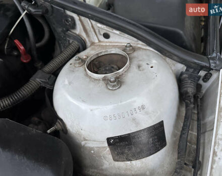 Серый БМВ 3 Серия, объемом двигателя 2 л и пробегом 259 тыс. км за 4200 $, фото 28 на Automoto.ua