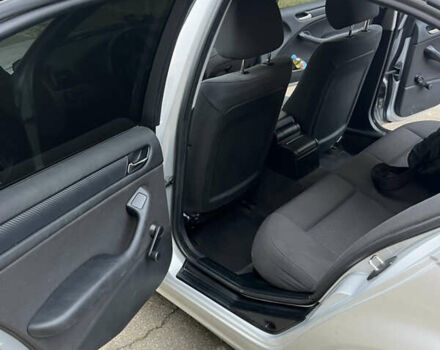 Серый БМВ 3 Серия, объемом двигателя 1.8 л и пробегом 240 тыс. км за 3900 $, фото 7 на Automoto.ua