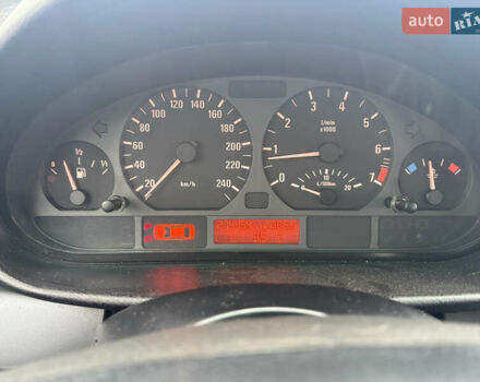 Серый БМВ 3 Серия, объемом двигателя 2 л и пробегом 275 тыс. км за 3700 $, фото 4 на Automoto.ua