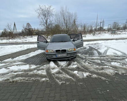 Серый БМВ 3 Серия, объемом двигателя 1.8 л и пробегом 284 тыс. км за 3999 $, фото 4 на Automoto.ua