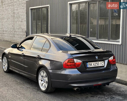 Серый БМВ 3 Серия, объемом двигателя 2 л и пробегом 388 тыс. км за 8000 $, фото 7 на Automoto.ua