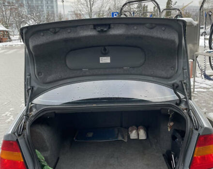 Серый БМВ 3 Серия, объемом двигателя 1.8 л и пробегом 284 тыс. км за 3999 $, фото 10 на Automoto.ua