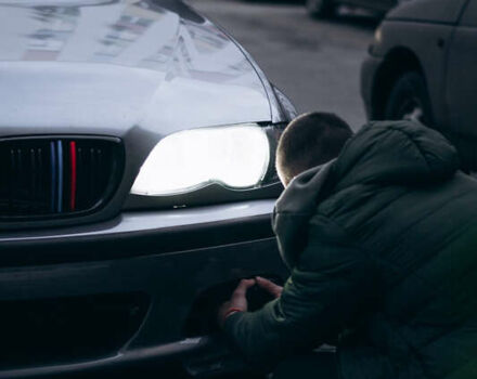 Серый БМВ 3 Серия, объемом двигателя 2 л и пробегом 330 тыс. км за 5600 $, фото 45 на Automoto.ua