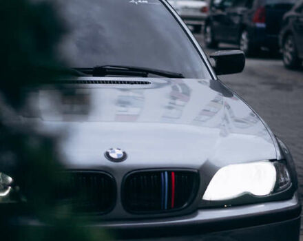 Серый БМВ 3 Серия, объемом двигателя 2 л и пробегом 330 тыс. км за 5600 $, фото 46 на Automoto.ua