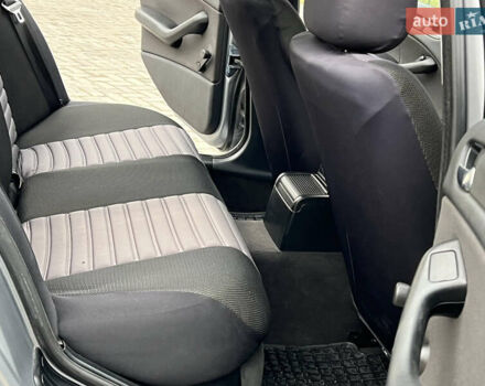 Серый БМВ 3 Серия, объемом двигателя 1.8 л и пробегом 274 тыс. км за 4450 $, фото 31 на Automoto.ua