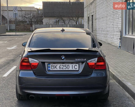 Серый БМВ 3 Серия, объемом двигателя 2 л и пробегом 388 тыс. км за 8000 $, фото 6 на Automoto.ua