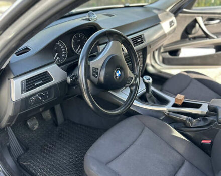 Серый БМВ 3 Серия, объемом двигателя 2 л и пробегом 194 тыс. км за 6850 $, фото 4 на Automoto.ua