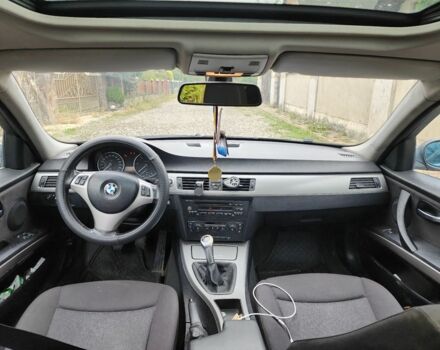 Серый БМВ 3 Серия, объемом двигателя 2 л и пробегом 300 тыс. км за 3300 $, фото 3 на Automoto.ua