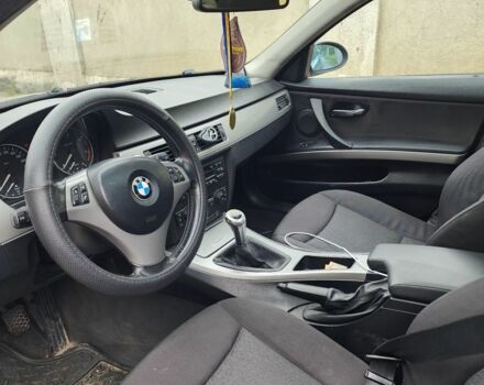 Серый БМВ 3 Серия, объемом двигателя 2 л и пробегом 300 тыс. км за 3300 $, фото 1 на Automoto.ua