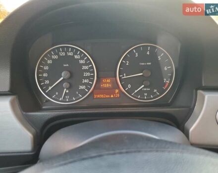 Серый БМВ 3 Серия, объемом двигателя 2.5 л и пробегом 314 тыс. км за 8000 $, фото 13 на Automoto.ua