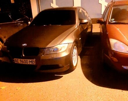 Серый БМВ 3 Серия, объемом двигателя 2 л и пробегом 300 тыс. км за 6600 $, фото 3 на Automoto.ua