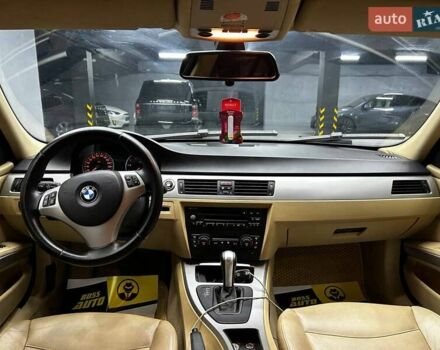 Серый БМВ 3 Серия, объемом двигателя 2 л и пробегом 276 тыс. км за 8000 $, фото 6 на Automoto.ua