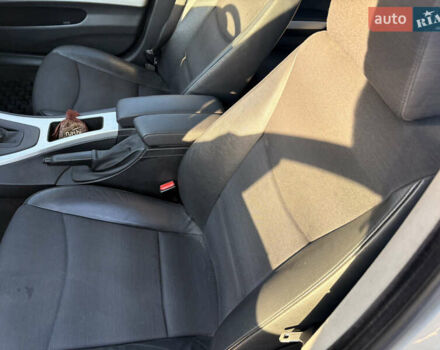 Серый БМВ 3 Серия, объемом двигателя 2.5 л и пробегом 100 тыс. км за 8500 $, фото 22 на Automoto.ua