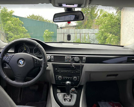 Серый БМВ 3 Серия, объемом двигателя 2 л и пробегом 230 тыс. км за 5900 $, фото 2 на Automoto.ua